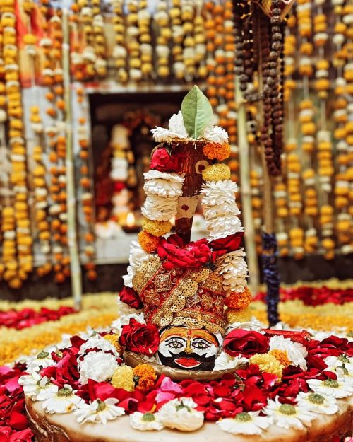 स्वयंभू नीलकंठ महादेव मंदिर भासौर