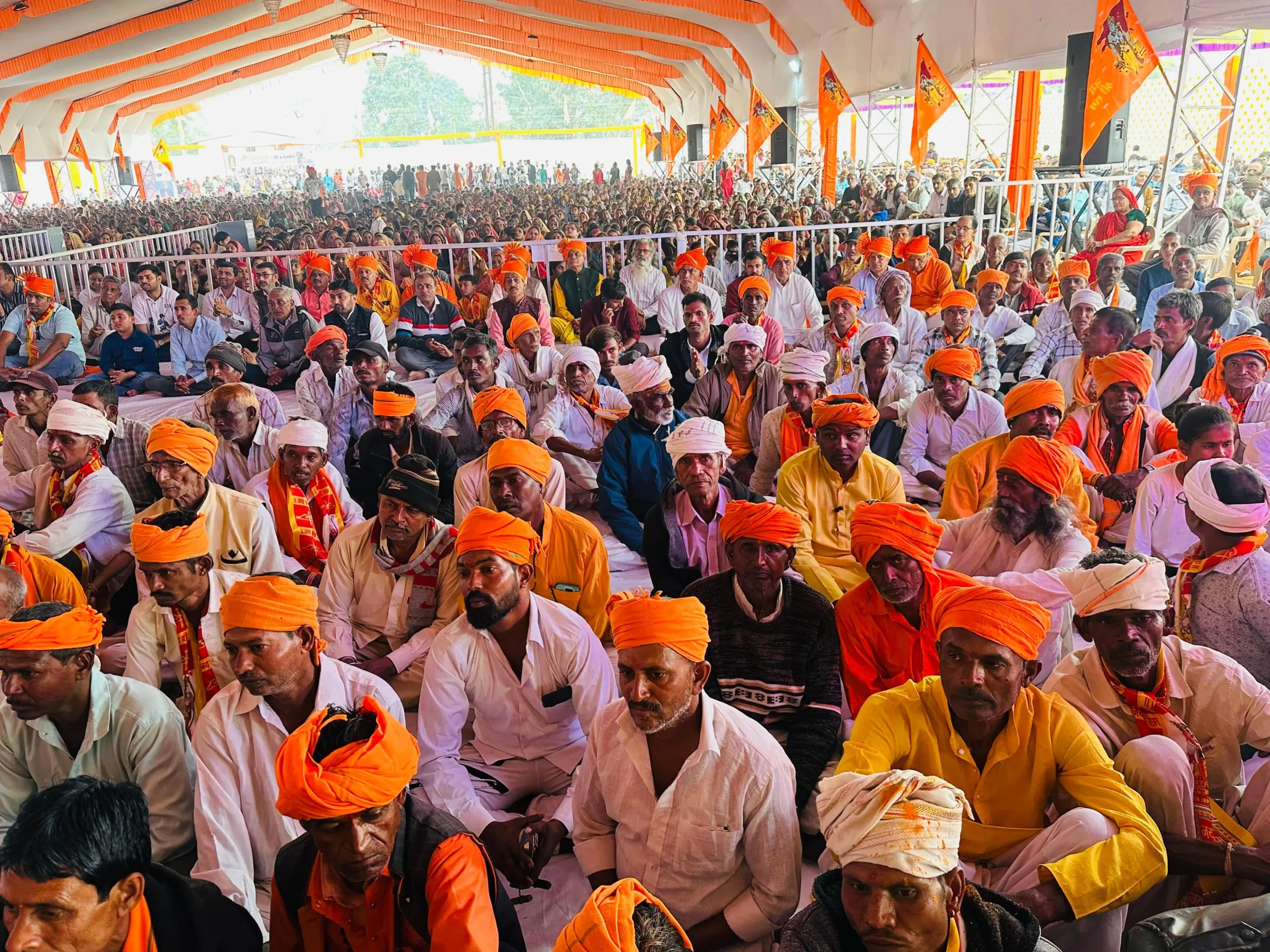 भव्य कलश यात्रा के साथ रामकथा का आगाज