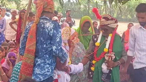 डूंगरपुर में अनोखी शादी