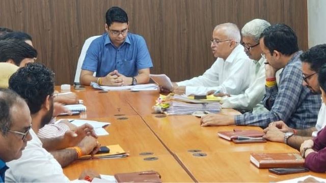 सड़क सुरक्षा समिति की बैठक आयोजित