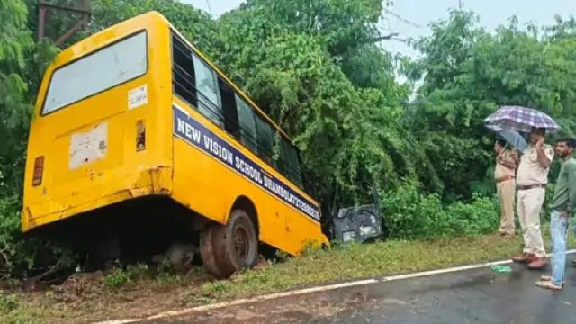 डूंगरपुर स्कूल बस हादसा